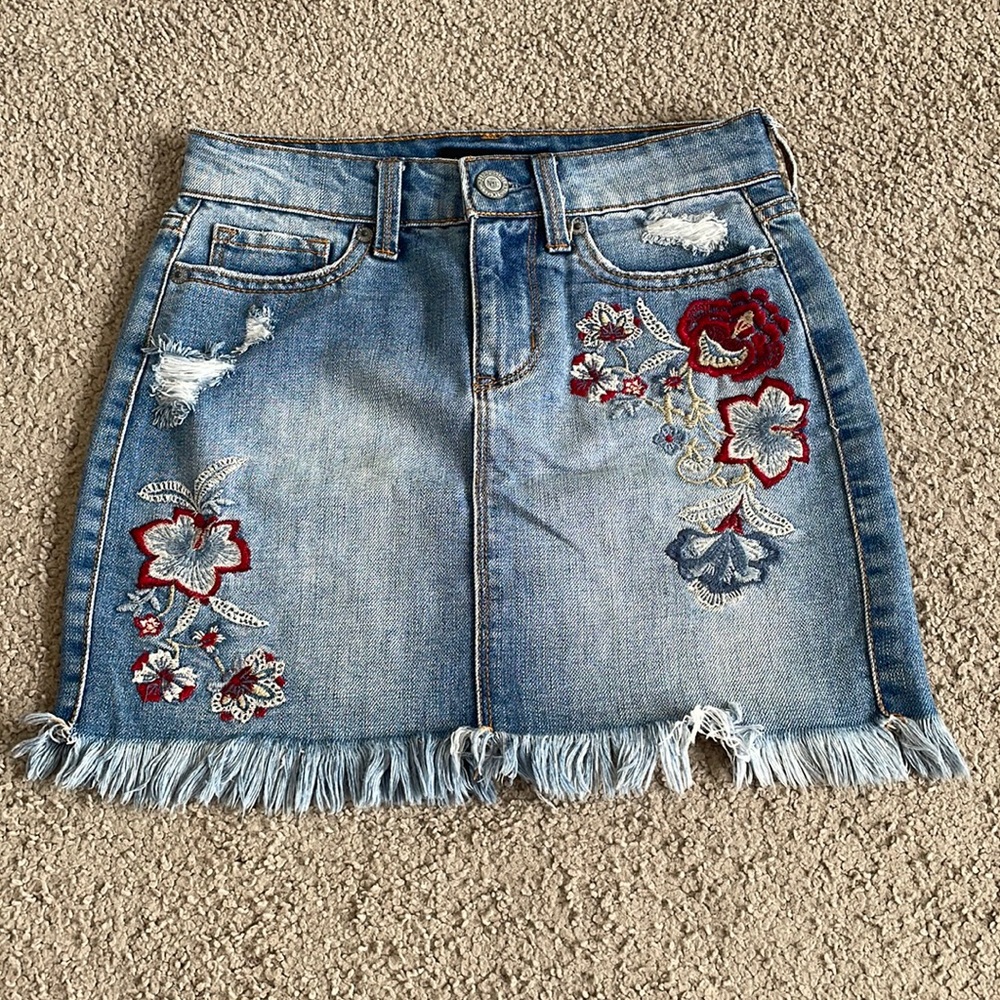 Aeropostale jean skirt w pattern
